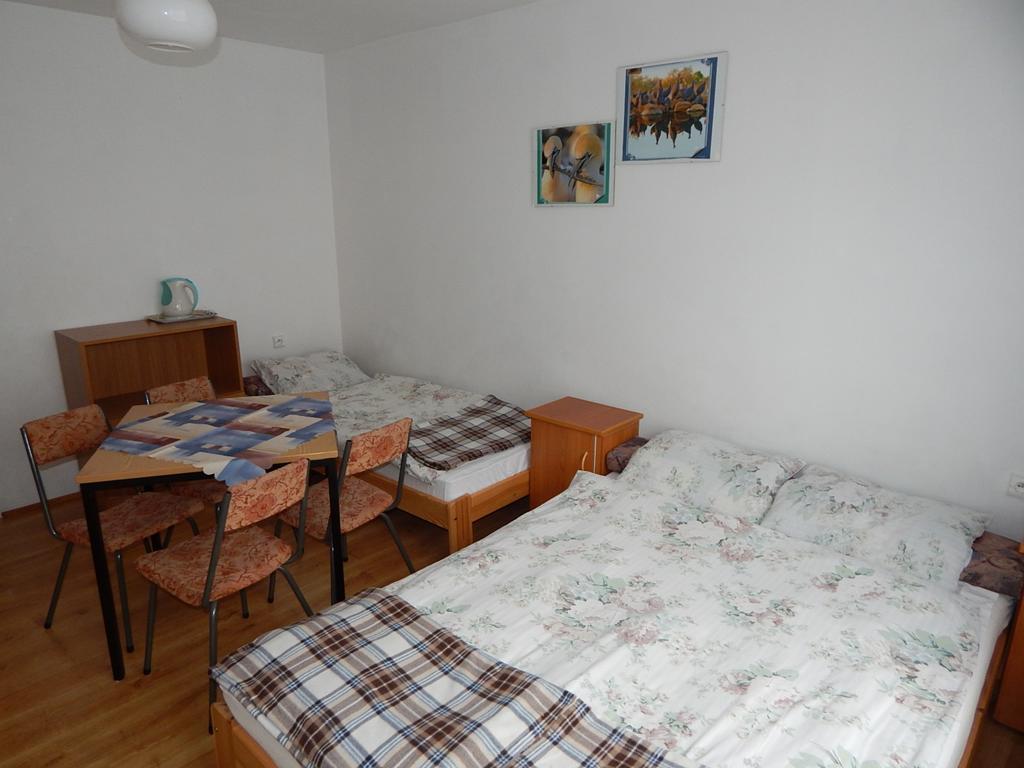 Apartament I Pokoje Aura Dom Wczasowy Darłówko Habitación foto
